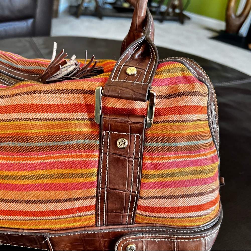 Liz Claiborne Peach Shoulder Purse - Picture 2 of 10